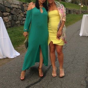 Elegant long sleeve green dress